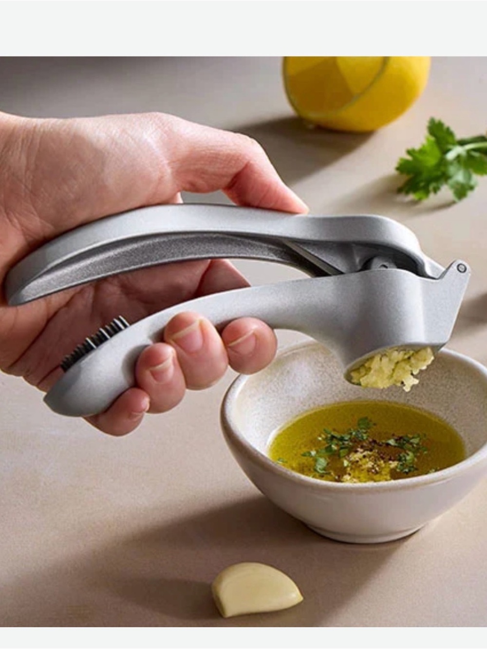 Pampered Chef Professional Garlic Press with Built In Cleaning Brush